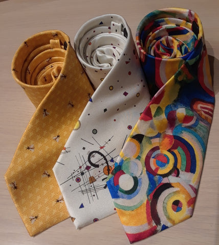 N O Knots Exclusive, the Finest Silk - Depiction & Delicate, Hand Made in Europe!